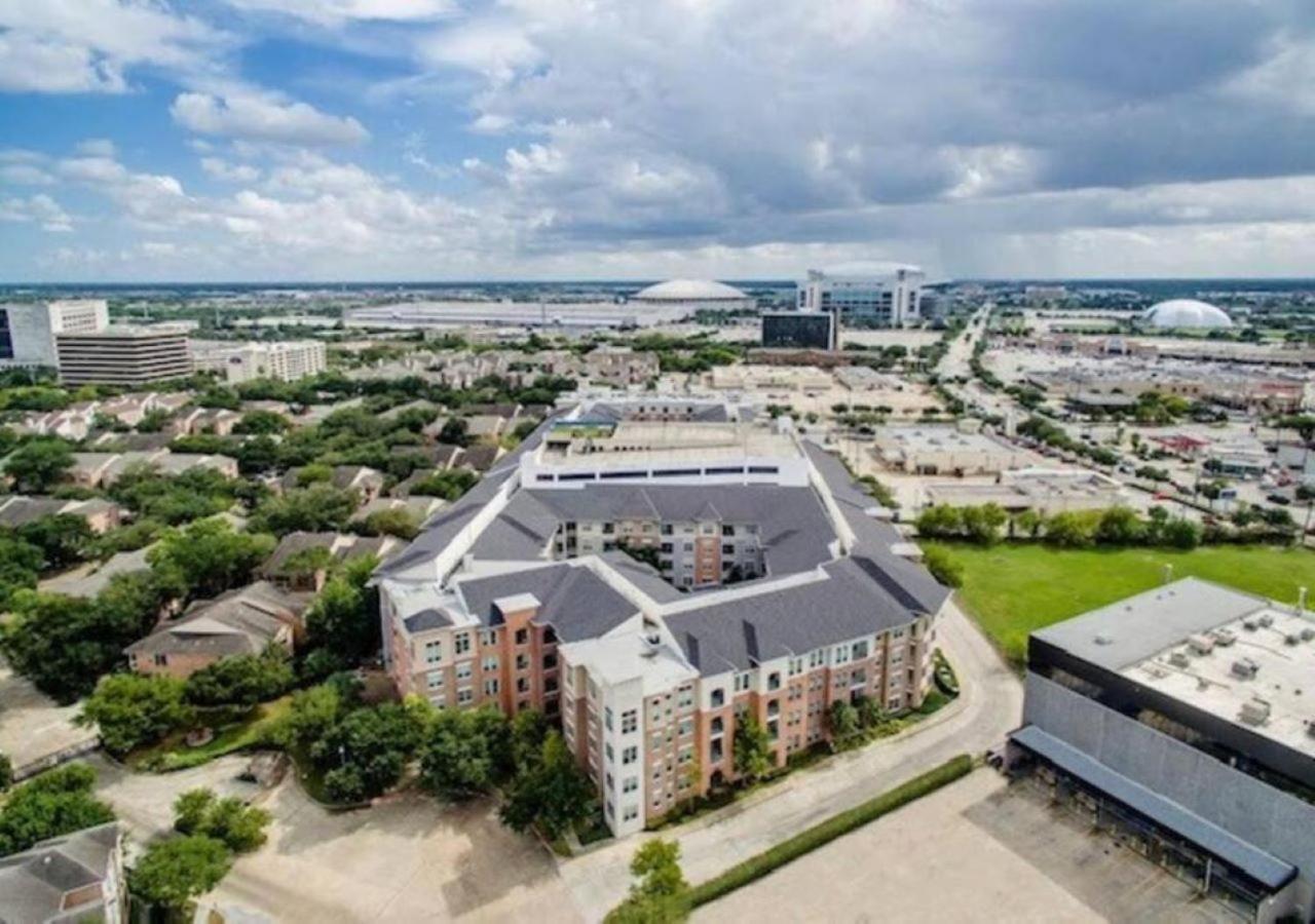 Inviting 2Br - Gym, Pool, Biz Center & Free Parking! Walk 2 Nrg Stadium! Near Med Ctr, Galleria, & Rice Village Houston Exterior foto